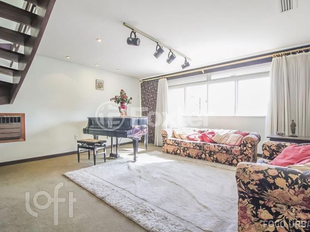 Apartamento com 260m², 3 dormitórios, 1 suíte, 1 vaga, Rio Branco em Porto Alegre