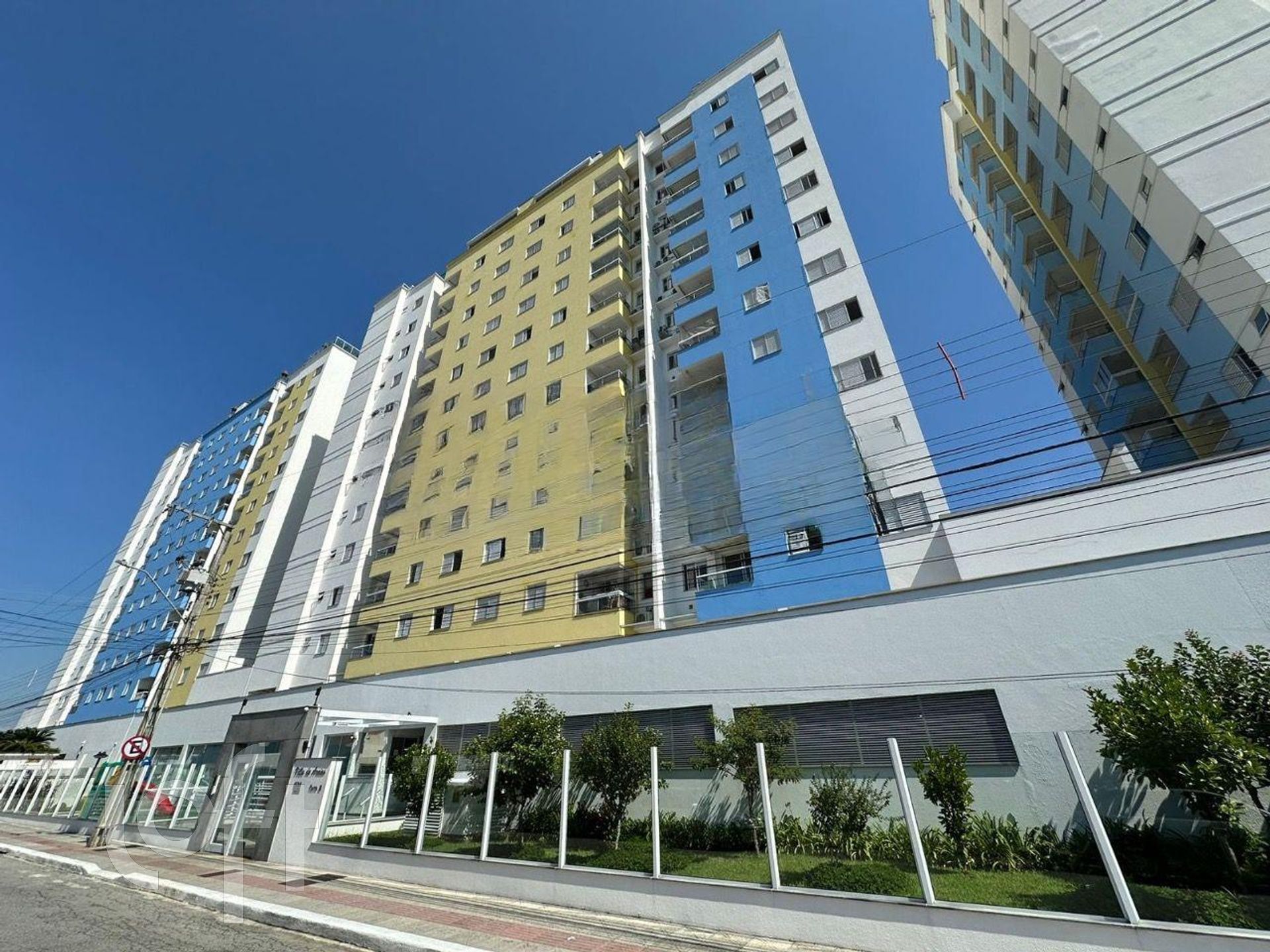 Apartamentos com 236m², 3 quartos, 3 suítes, 2 garagens, no bairro Areias em São José
