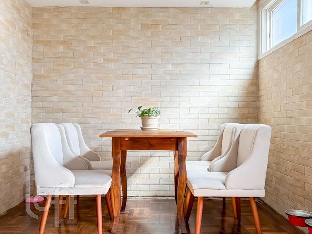 Apartamento com 102m², 3 dormitórios, 1 suíte, 1 vaga, Auxiliadora em Porto Alegre