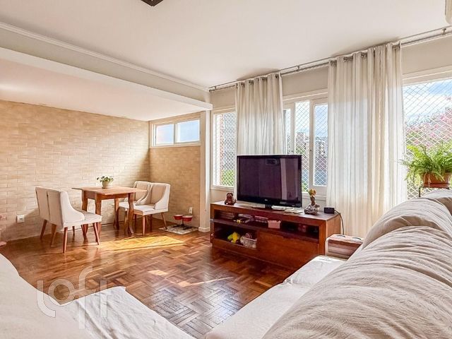 Apartamento com 102m², 3 dormitórios, 1 suíte, 1 vaga, Auxiliadora em Porto Alegre