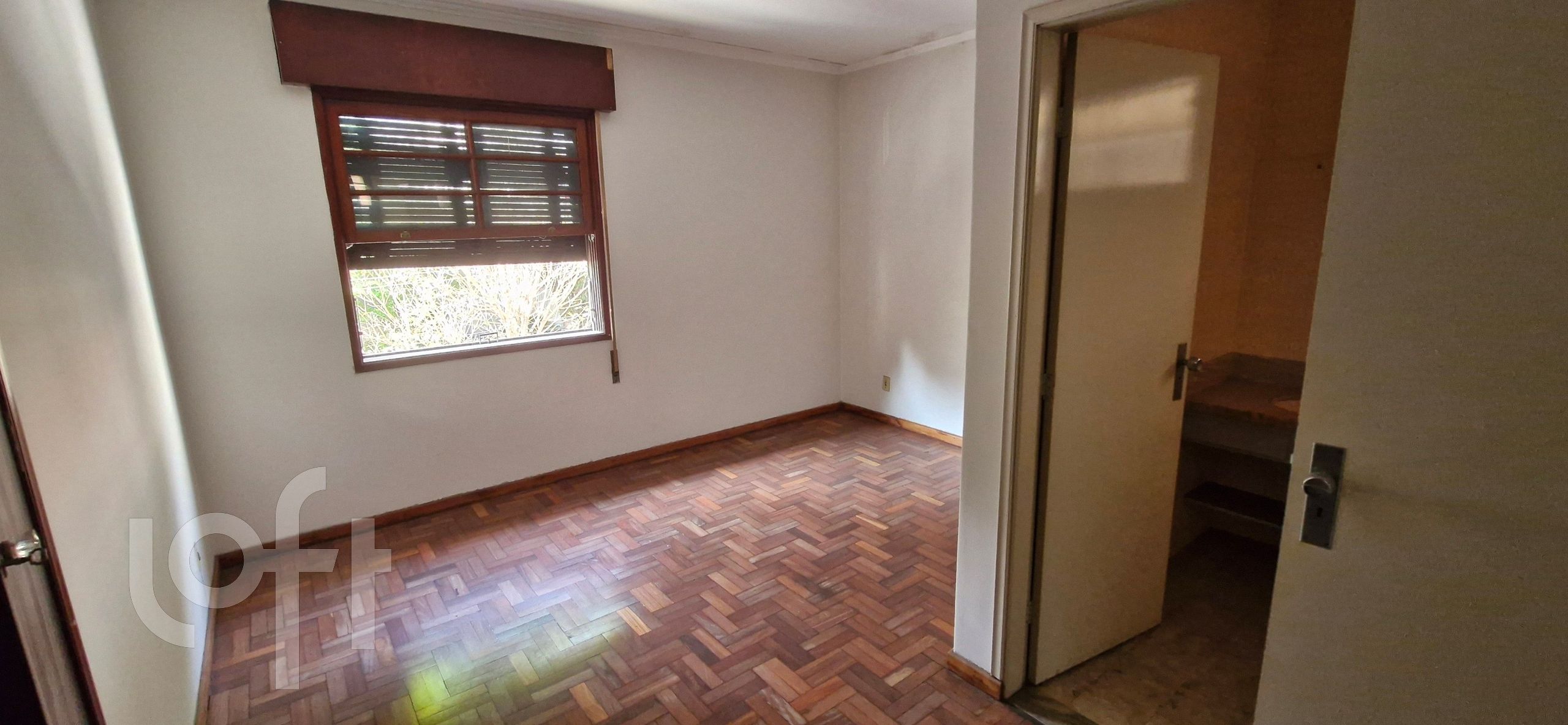 Casa à venda com 3 quartos, 290m² - Foto 1