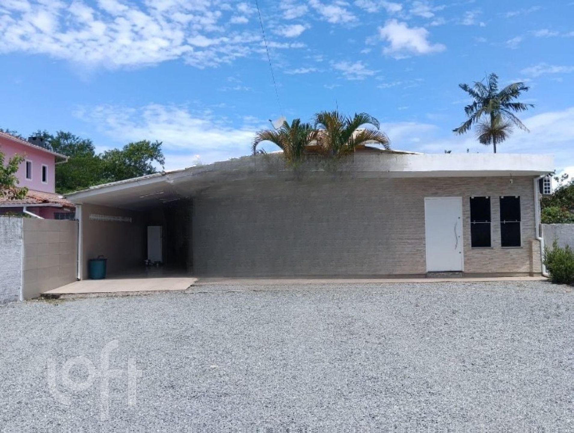 Casa Residencial com 170m², 3 quartos, 1 suíte, 4 garagens, no bairro Aririu da Formiga em Palhoça