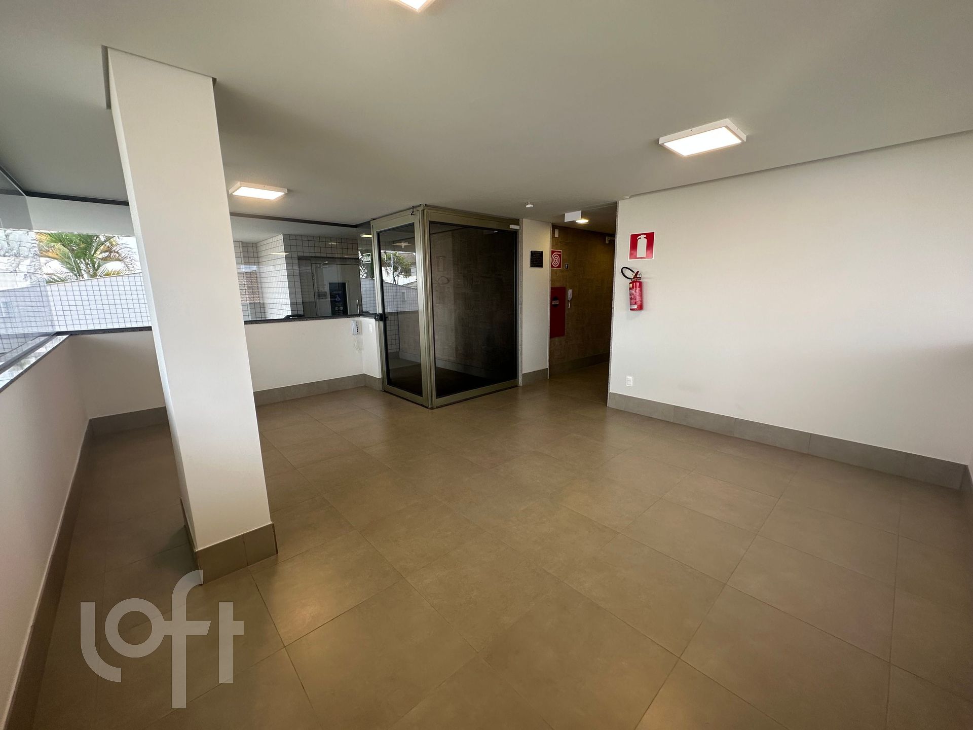 Apartamento à venda com 3 quartos, 170m² - Foto 4