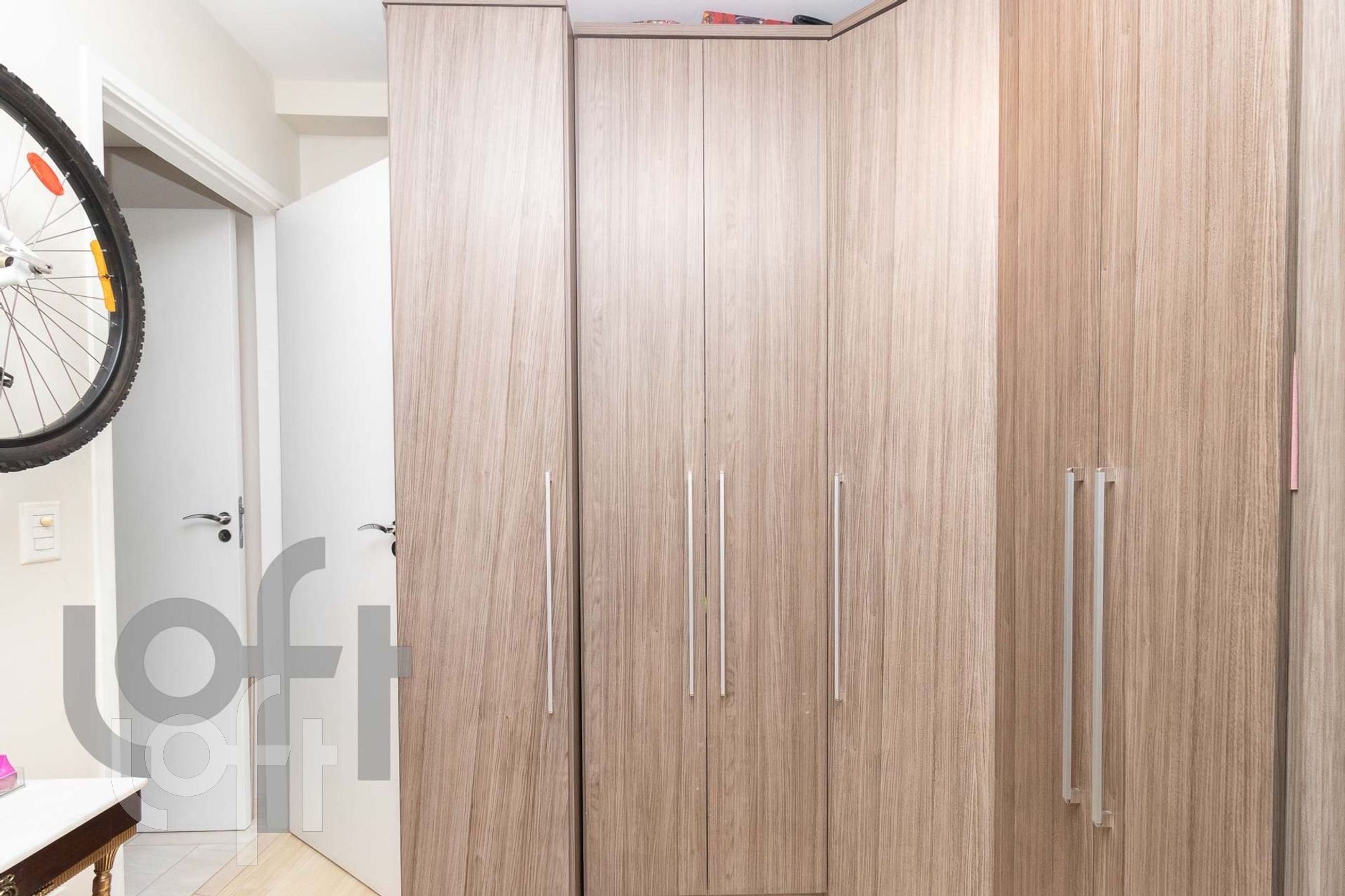 Apartamento à venda com 2 quartos, 69m² - Foto 2