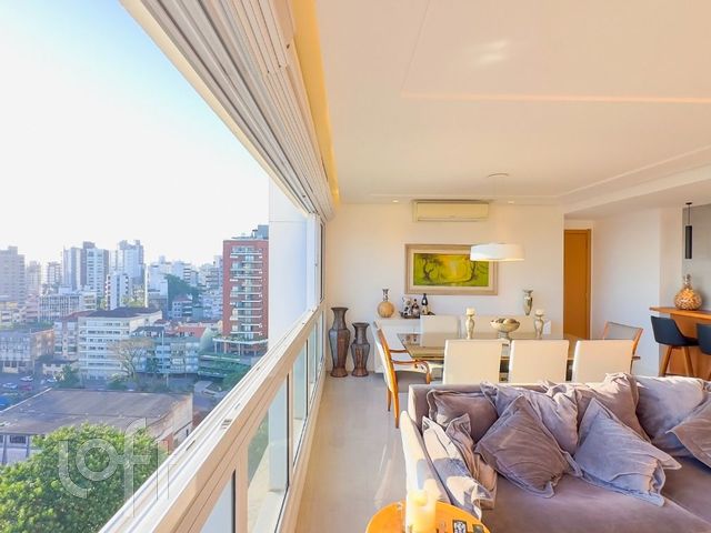 Apartamento com 126m², 3 dormitórios, 3 suítes, 2 vagas, Petrópolis em Porto Alegre