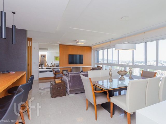 Apartamento com 126m², 3 dormitórios, 3 suítes, 2 vagas, Petrópolis em Porto Alegre