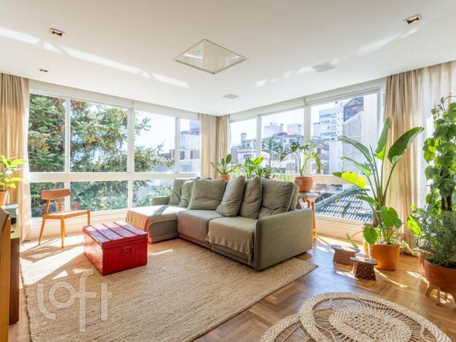 Apartamento com 87m², 2 dormitórios, 1 suíte, 2 vagas, Petrópolis em Porto Alegre