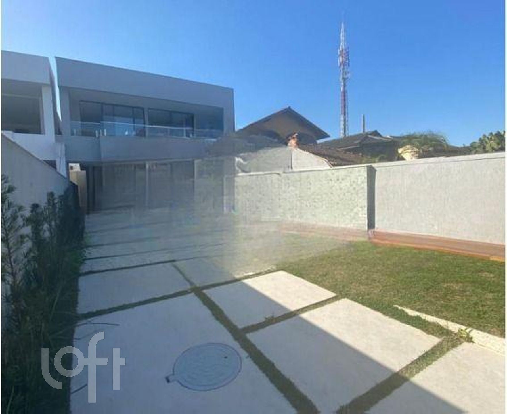 Casa à venda com 4 quartos, 320m² - Foto 1