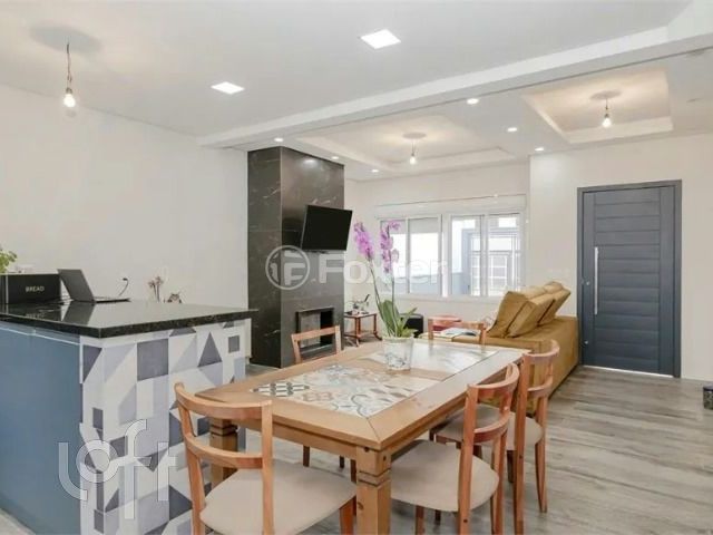 Casa com 170m², 4 dormitórios, 1 suíte, 2 vagas, Chácara das Pedras em Porto Alegre