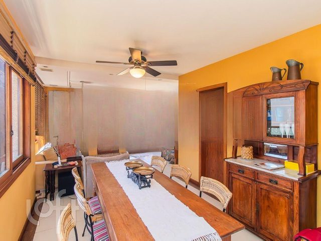 Apartamento com 228m², 2 dormitórios, 1 suíte, 2 vagas, São João em Porto Alegre