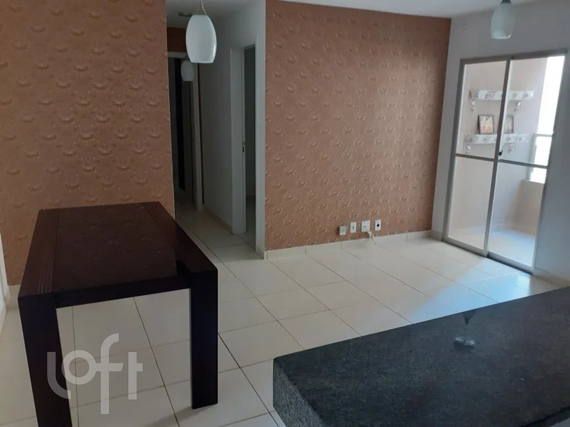 Apartamento à venda com 2 quartos, 70m² - Foto 2