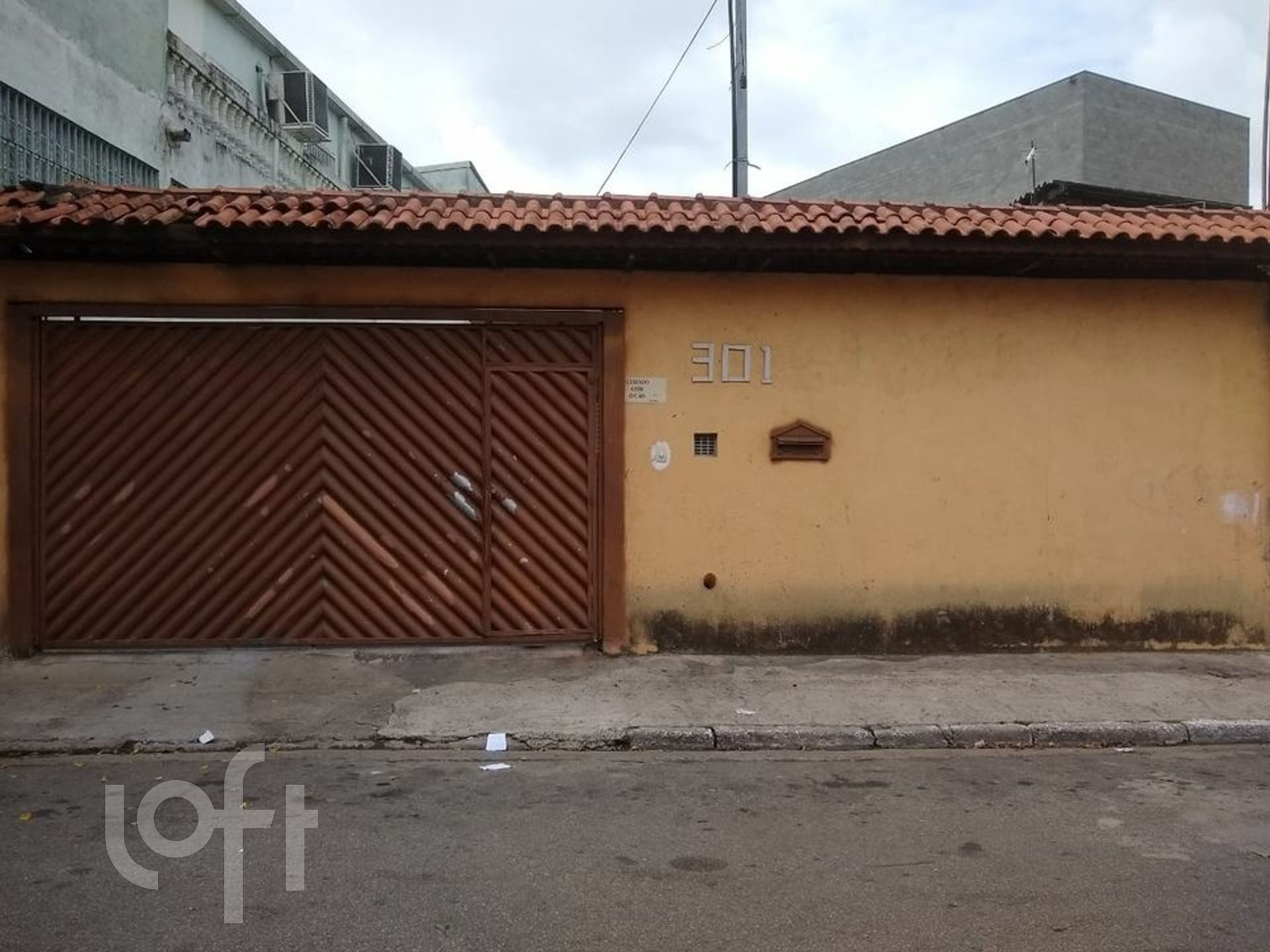 Casa à venda com 2 quartos, 100m² - Foto 1