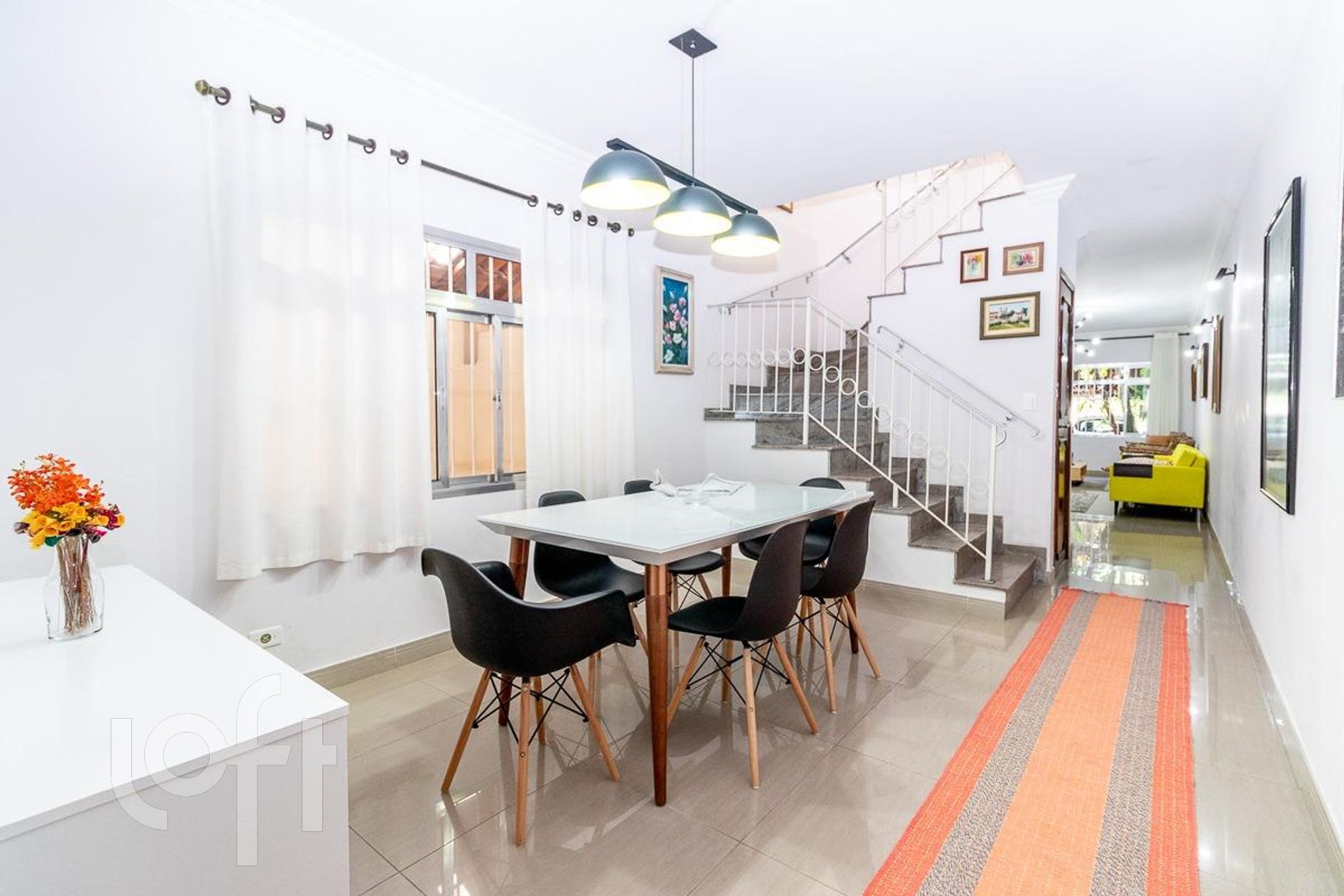 Casa à venda com 3 quartos, 178m² - Foto 1