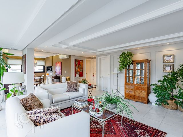 Apartamento com 157m², 3 dormitórios, 1 suíte, 3 vagas, Bela Vista em Porto Alegre