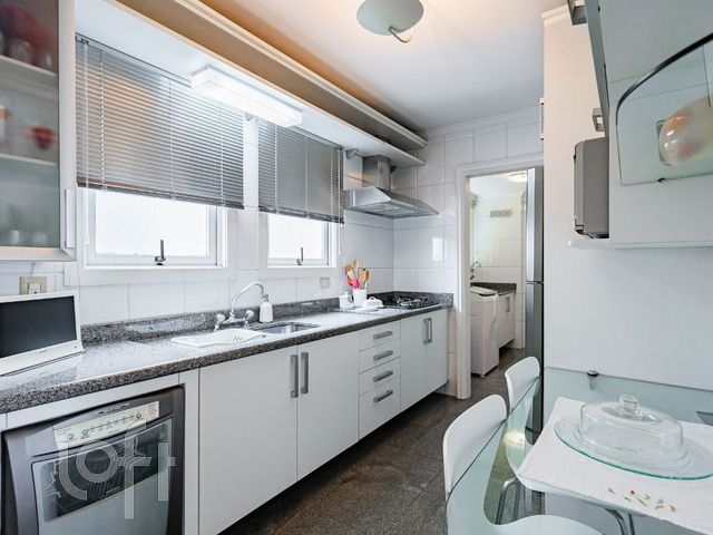 Apartamento com 157m², 3 dormitórios, 1 suíte, 3 vagas, Bela Vista em Porto Alegre