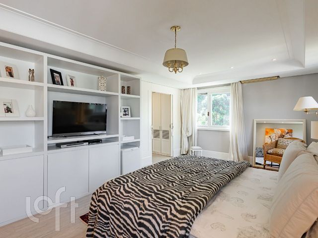 Apartamento com 157m², 3 dormitórios, 1 suíte, 3 vagas, Bela Vista em Porto Alegre