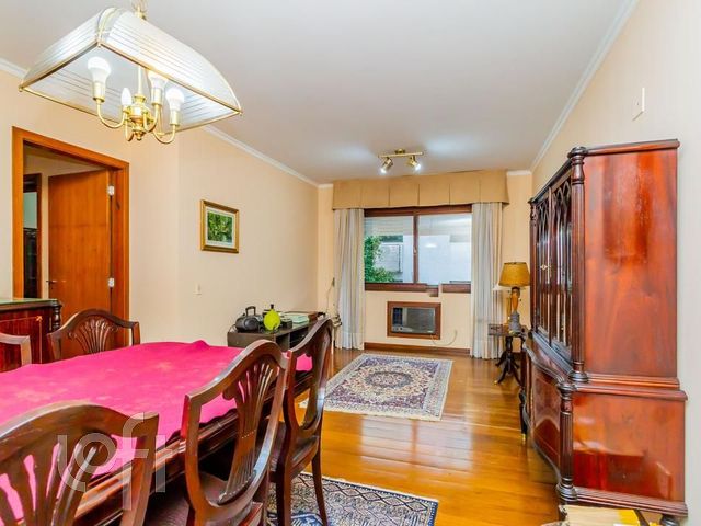 Apartamento com 102m², 3 dormitórios, 1 suíte, 1 vaga, Independência em Porto Alegre