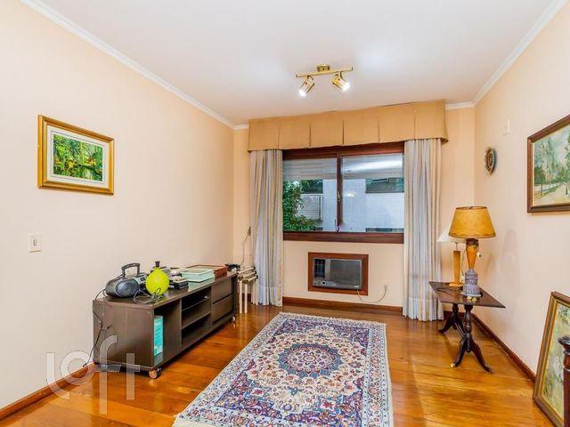 Apartamento com 102m², 3 dormitórios, 1 suíte, 1 vaga, Independência em Porto Alegre