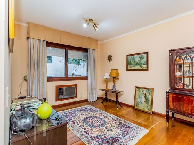 Apartamento com 102m², 3 dormitórios, 1 suíte, 1 vaga, Independência em Porto Alegre