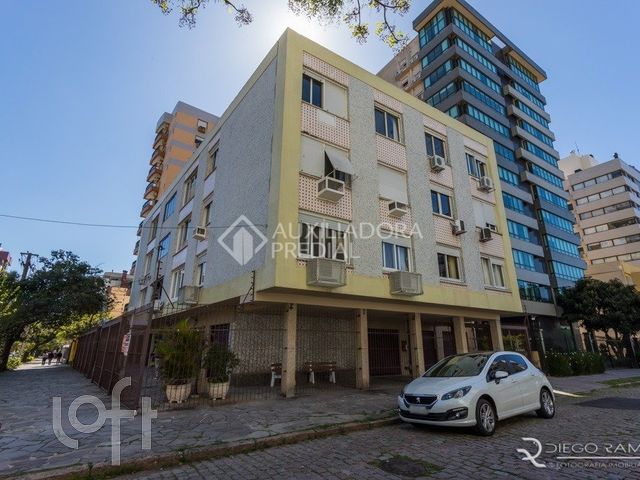 Apartamento com 90m², 3 dormitórios, 1 vaga, Menino Deus em Porto Alegre
