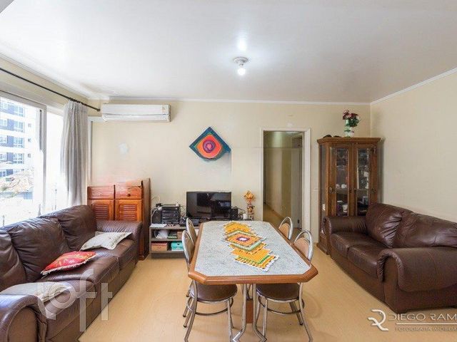 Apartamento com 90m², 3 dormitórios, 1 vaga, Menino Deus em Porto Alegre