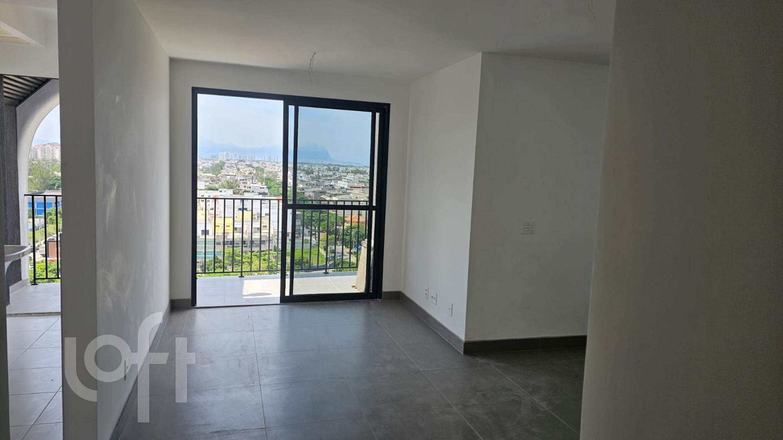 Apartamento à venda com 2 quartos, 80m² - Foto 2