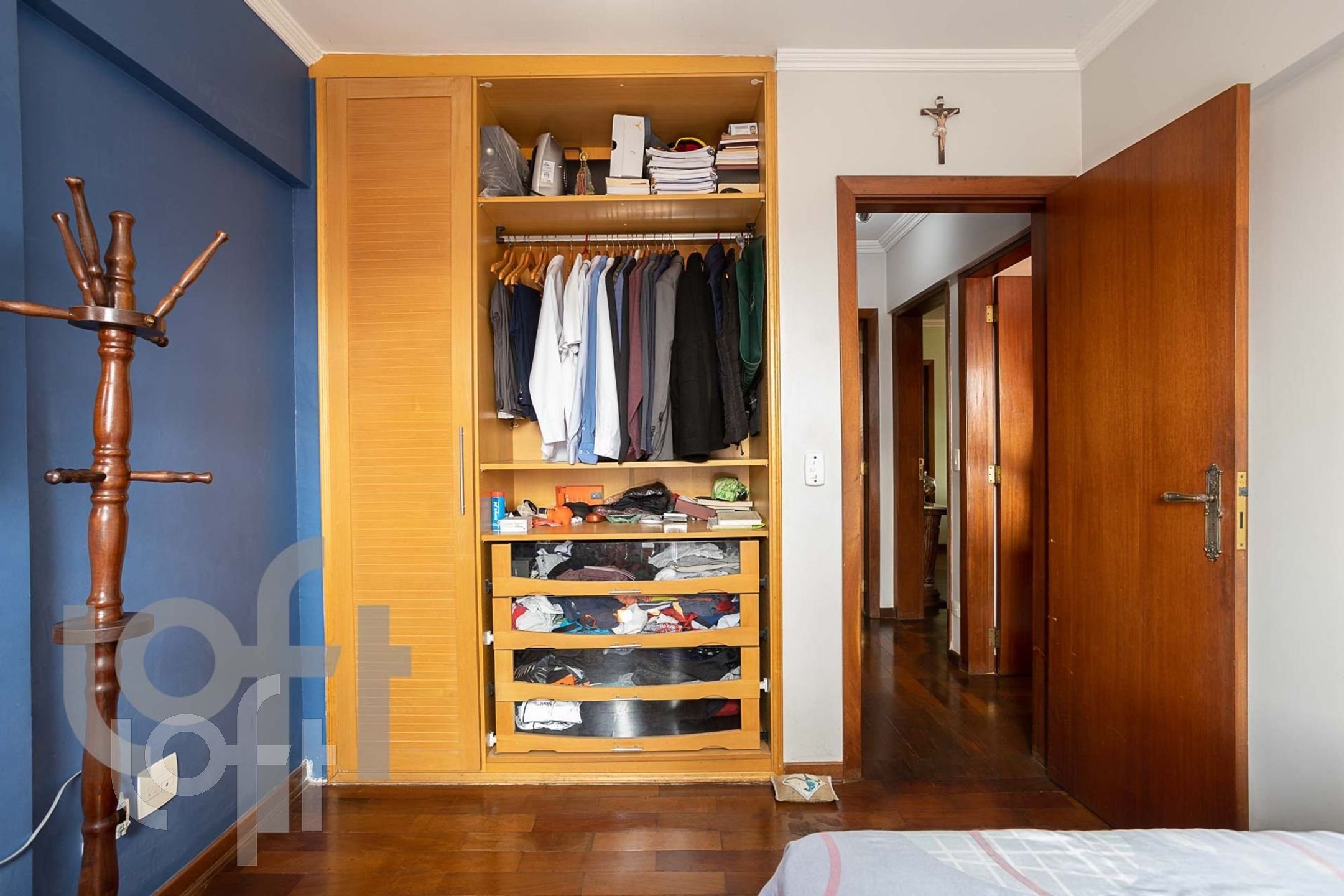 Apartamento à venda com 3 quartos, 185m² - Foto 2