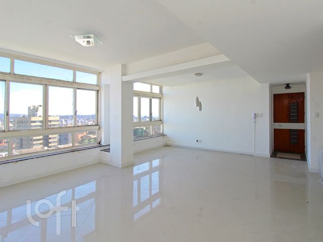 Apartamento com 108m², 3 dormitórios, 1 vaga, Rio Branco em Porto Alegre