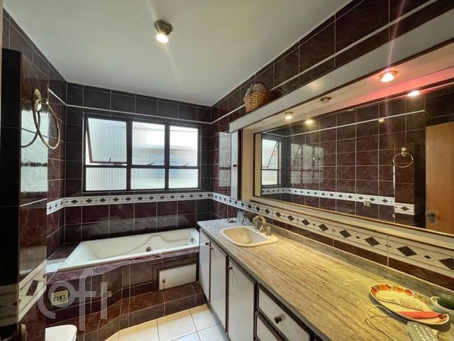 Apartamento com 300m², 3 dormitórios, 1 vaga, Santana em Porto Alegre