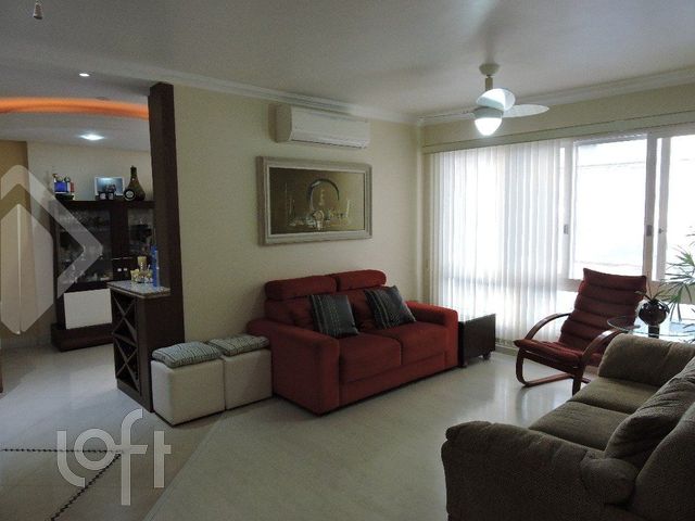 Apartamento com 104m², 3 dormitórios, 1 suíte, 1 vaga, Petrópolis em Porto Alegre