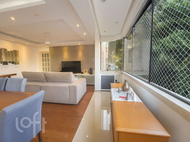 Apartamento com 97m², 3 dormitórios, 2 vagas, Menino Deus em Porto Alegre