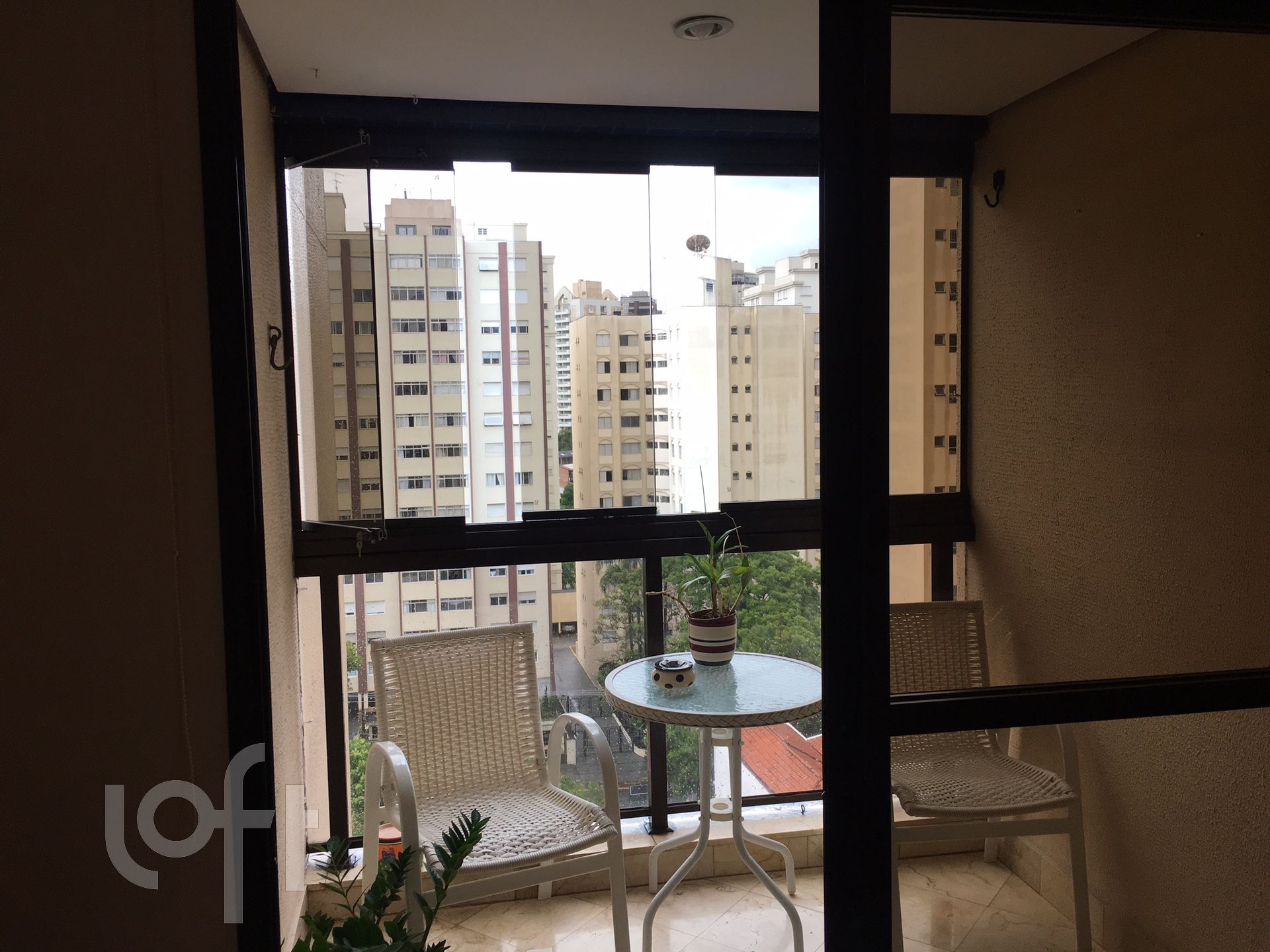 Apartamento à venda com 2 quartos, 71m² - Foto 2