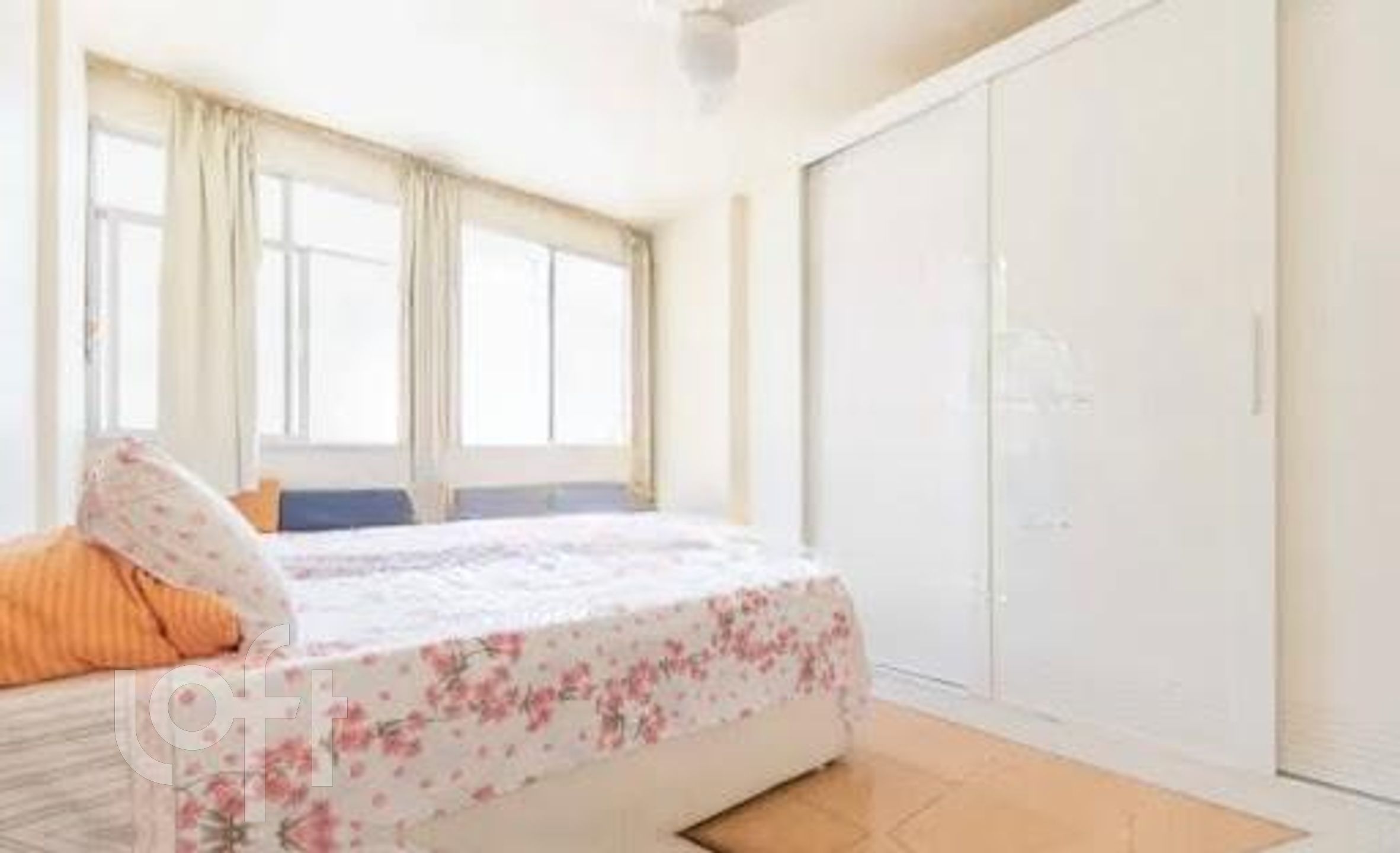 Apartamento à venda com 2 quartos, 70m² - Foto 3