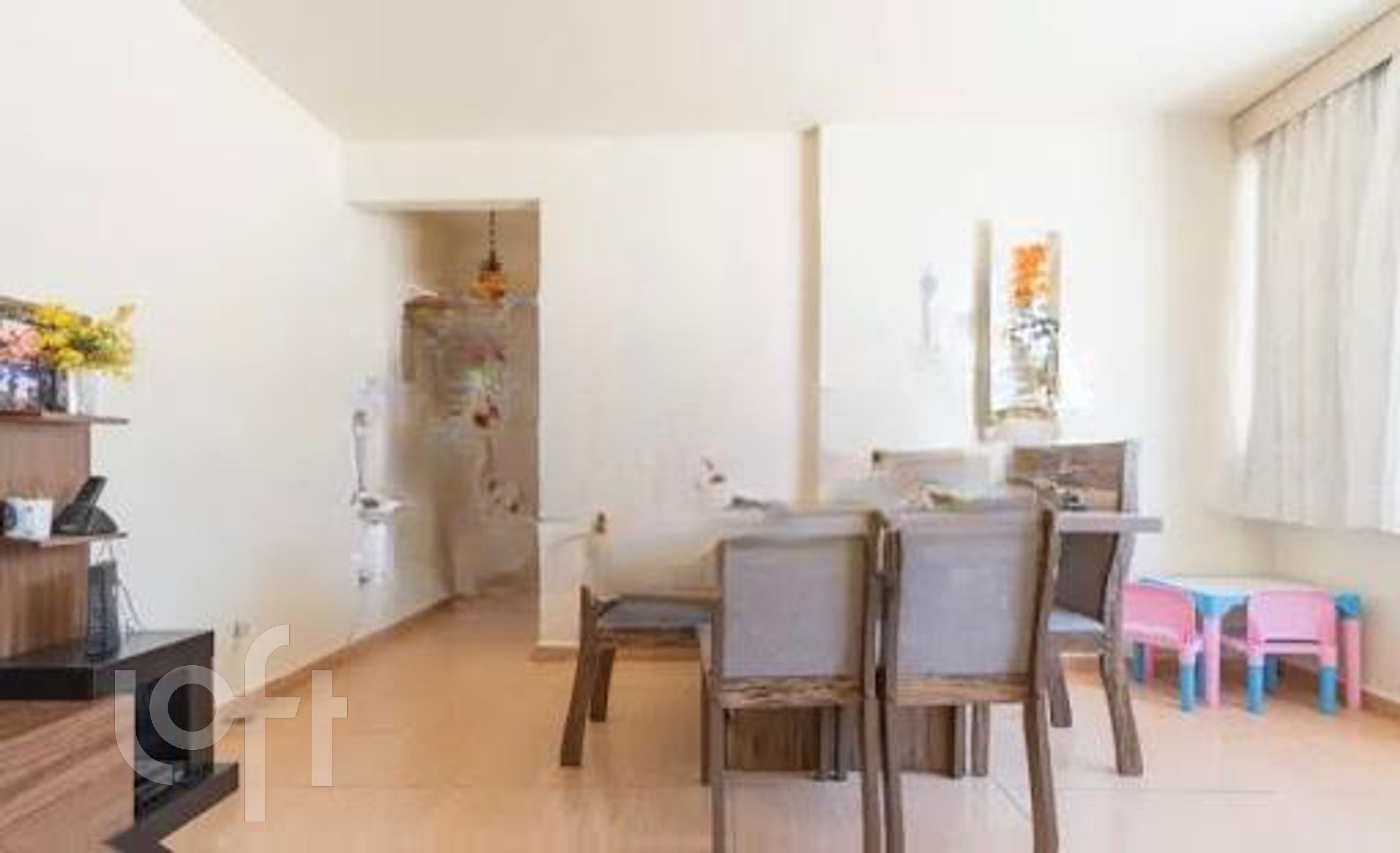 Apartamento à venda com 2 quartos, 70m² - Foto 2