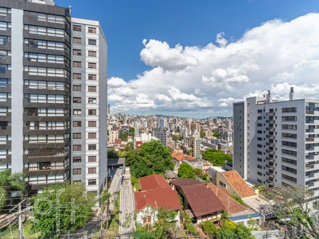 Apartamento com 121m², 3 dormitórios, 3 suítes, 2 vagas, Rio Branco em Porto Alegre