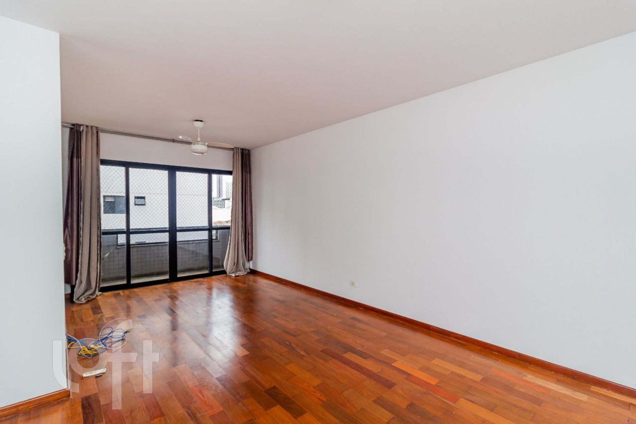 Apartamento à venda com 3 quartos, 95m² - Foto 2