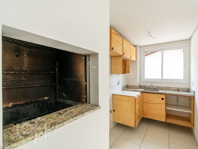 Apartamento com 101m², 2 dormitórios, 1 suíte, 2 vagas, Petrópolis em Porto Alegre