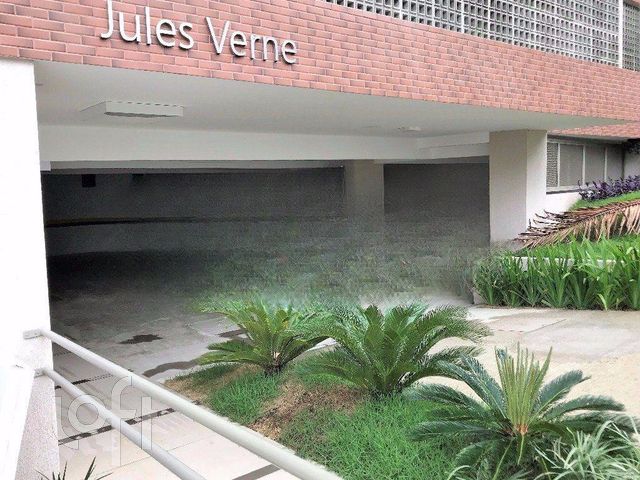 Apartamento com 101m², 2 dormitórios, 1 suíte, 2 vagas, Petrópolis em Porto Alegre