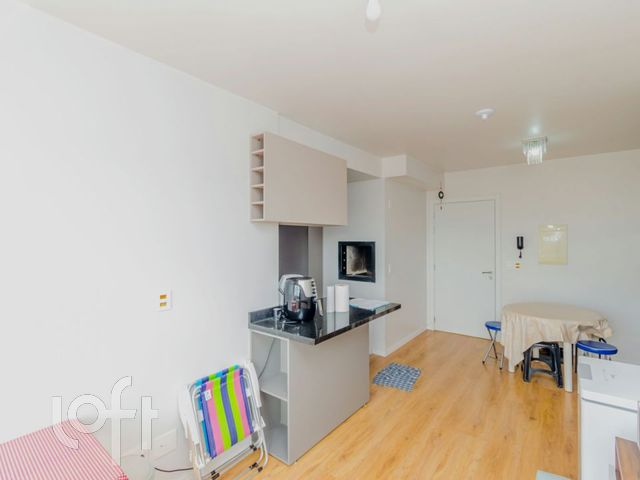 Apartamento com 61m², 2 dormitórios, 1 suíte, 2 vagas, Cidade Baixa em Porto Alegre