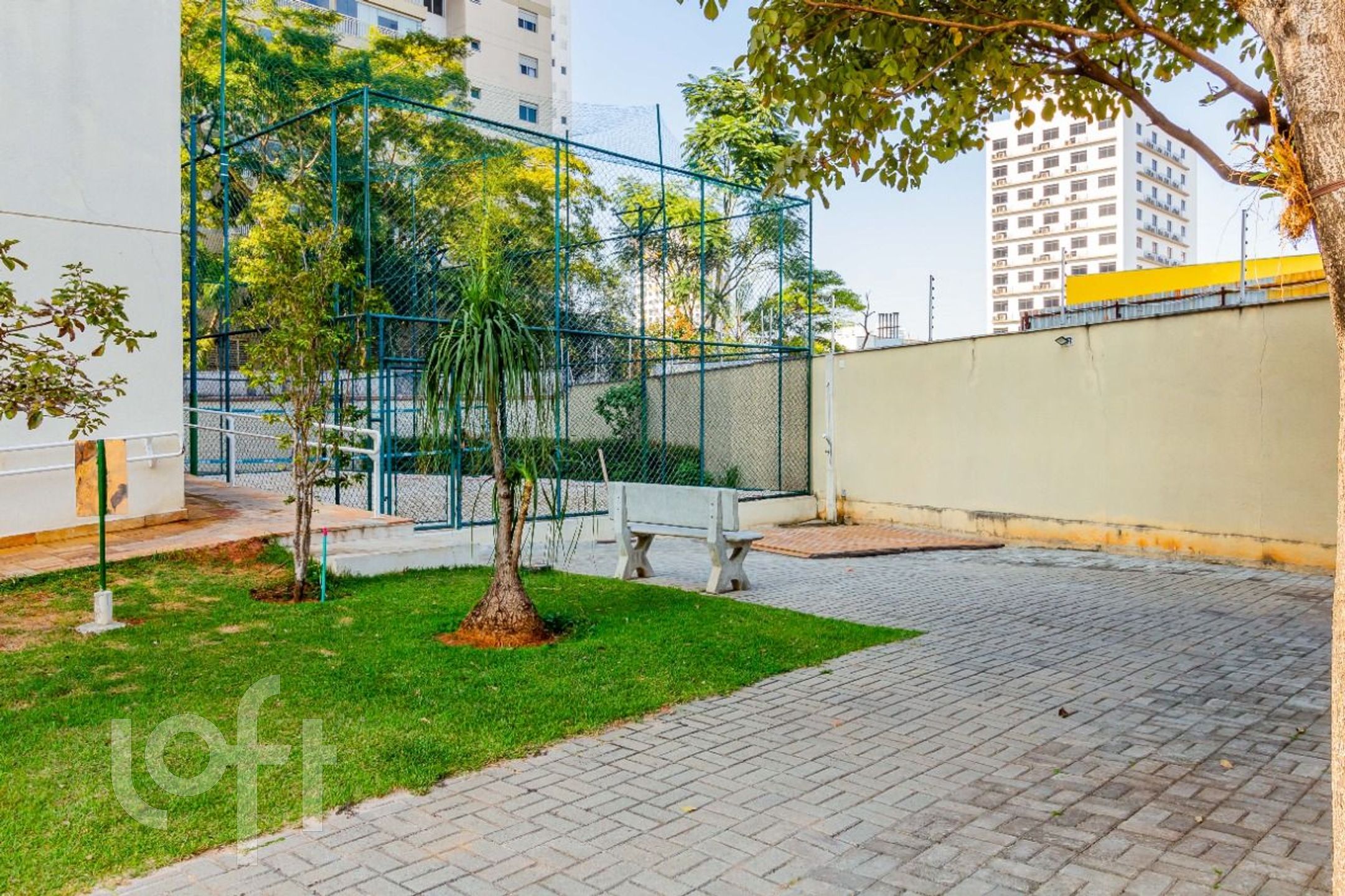 Apartamento à venda com 2 quartos, 66m² - Foto 42