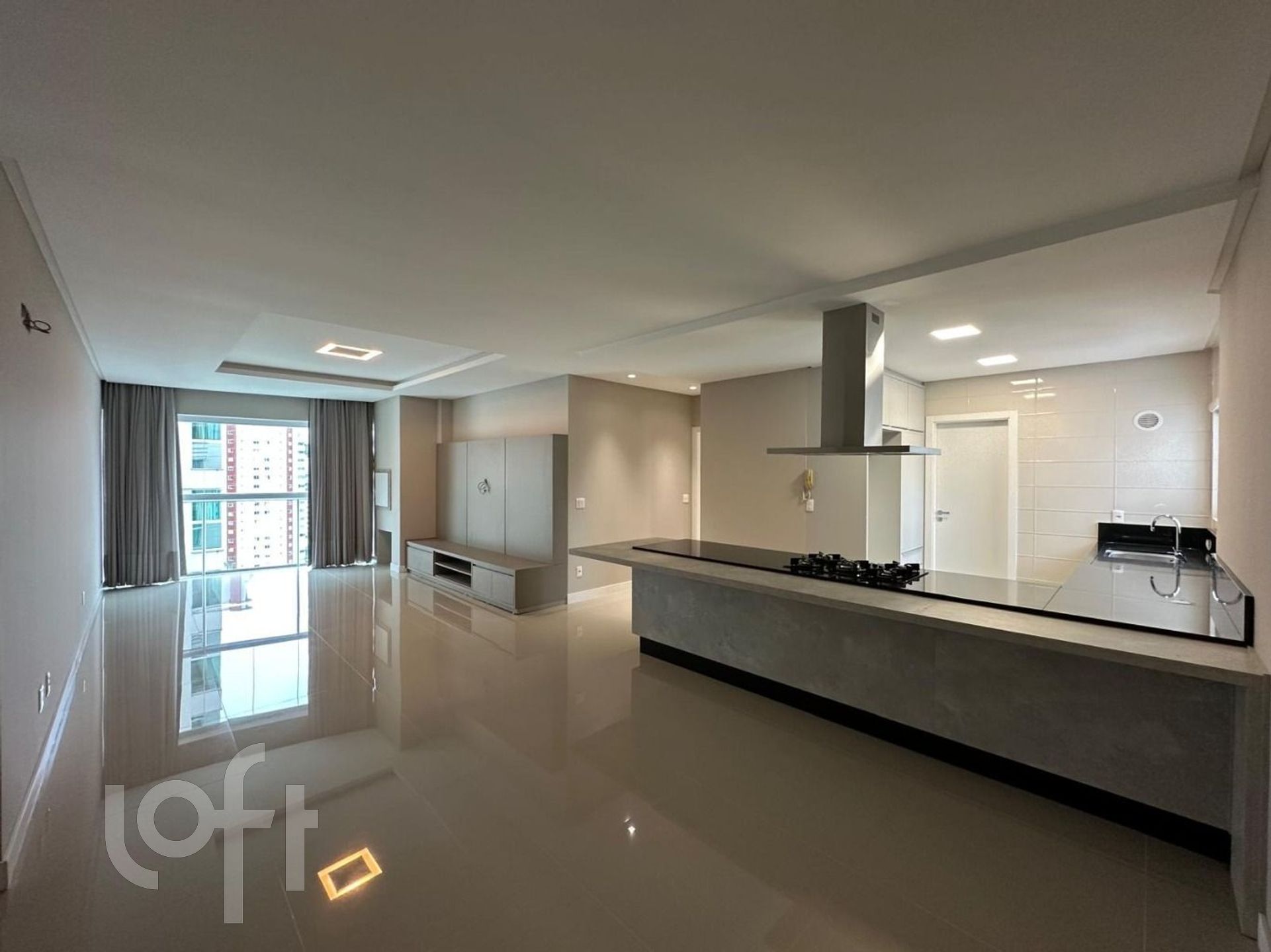 Apartamentos com 130m², 4 quartos, 4 suítes, 4 garagens, no bairro Pioneiros em Balneário Camboriú