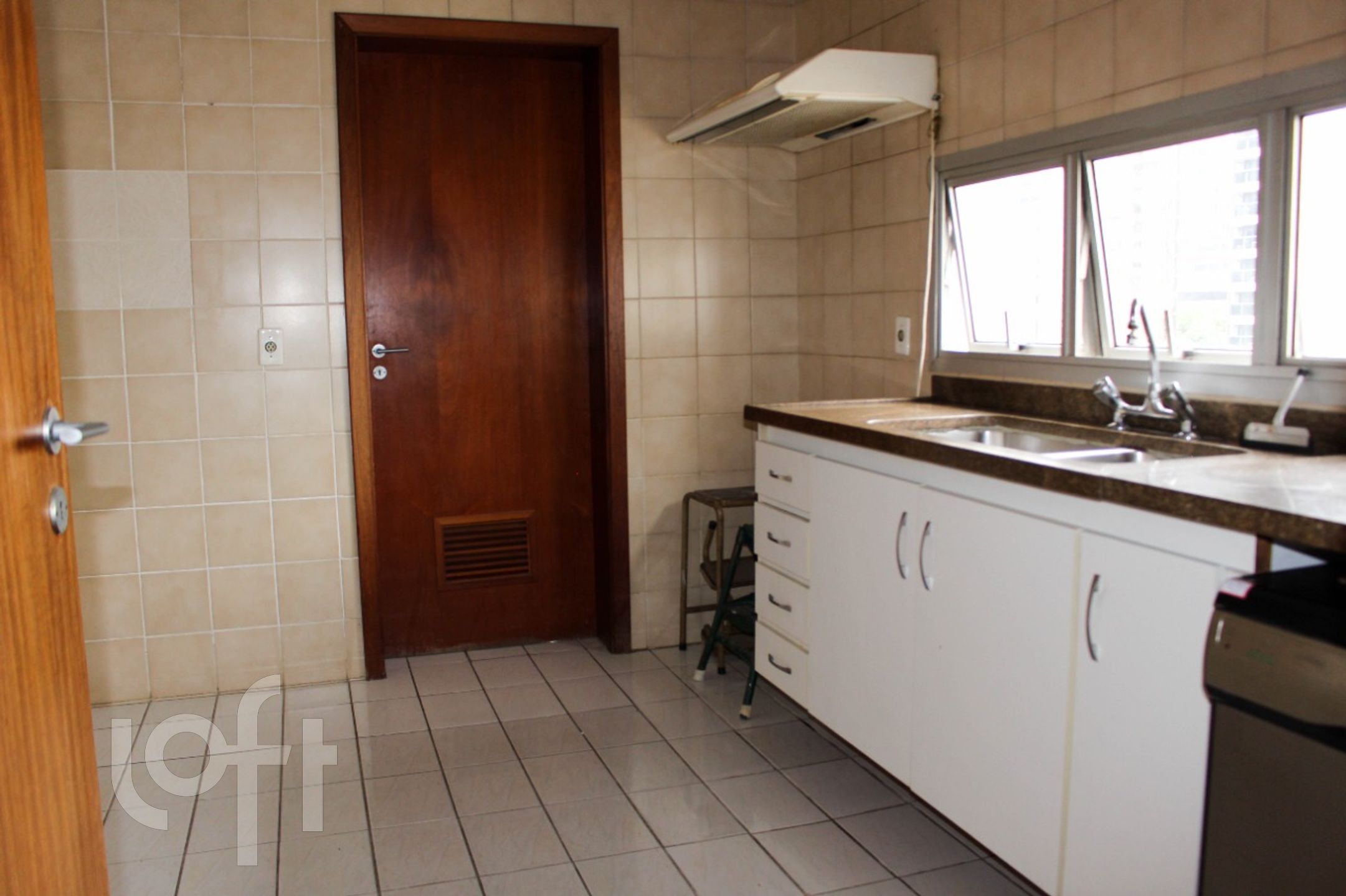 Apartamento à venda com 3 quartos, 163m² - Foto 8