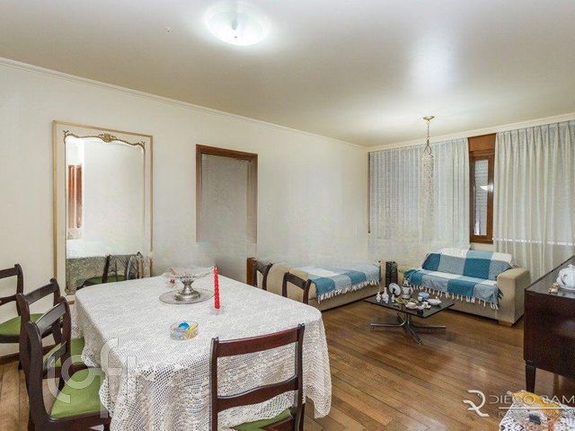 Apartamento com 95m², 3 dormitórios, 1 suíte, 1 vaga, Auxiliadora em Porto Alegre