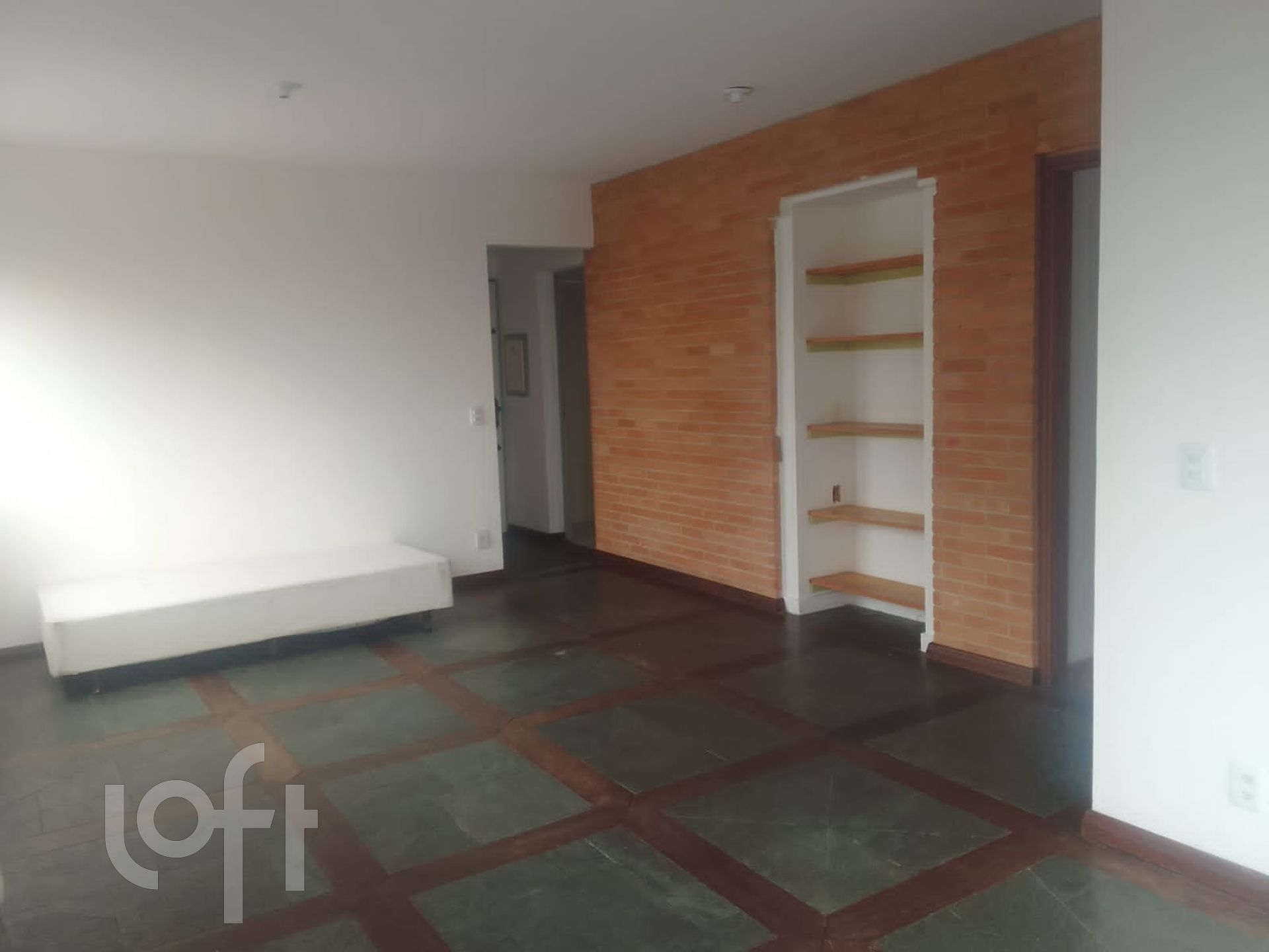 Apartamento à venda com 3 quartos, 84m² - Foto 2