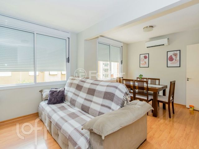 Apartamento com 77m², 3 dormitórios, 1 suíte, 1 vaga, Jardim Botânico em Porto Alegre