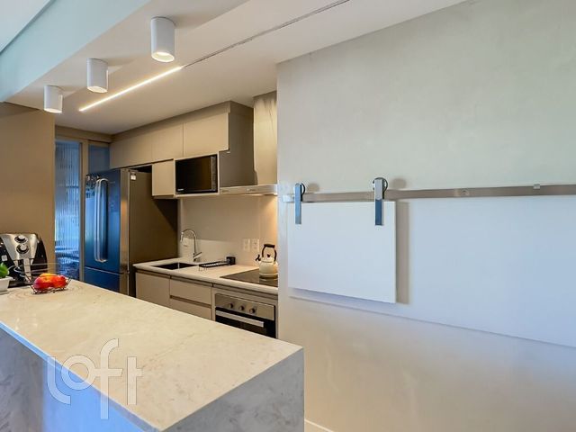 Apartamento com 74m², 2 dormitórios, 1 suíte, 1 vaga, Petrópolis em Porto Alegre