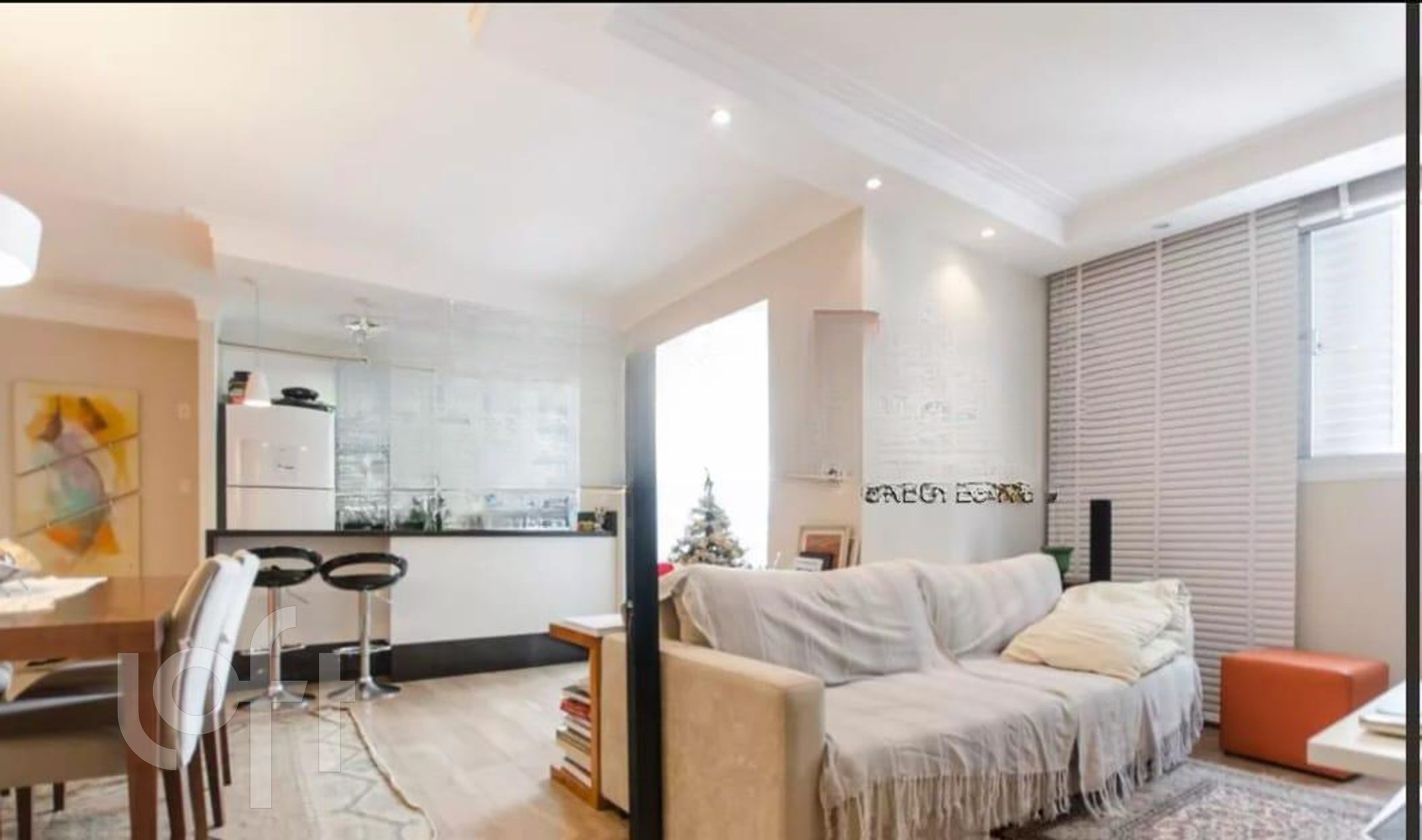 Apartamento à venda com 2 quartos, 70m² - Foto 1