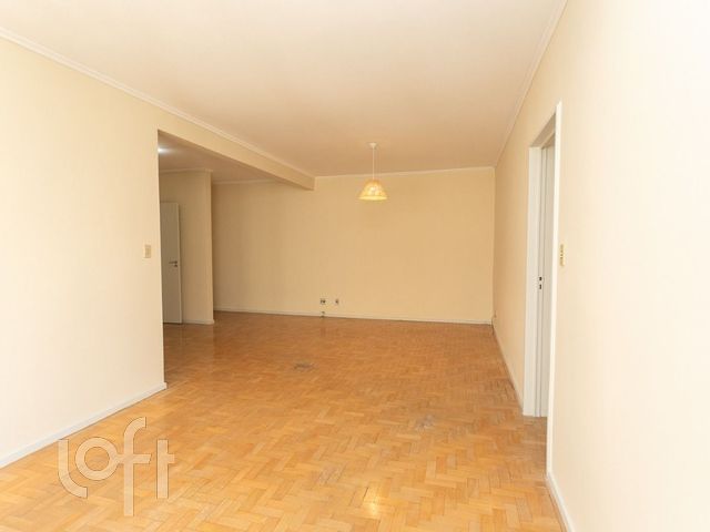 Apartamento com 116m², 3 dormitórios, 1 suíte, 2 vagas, Floresta em Porto Alegre