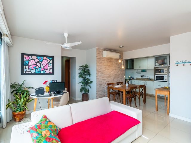 Apartamento com 80m², 3 dormitórios, 1 suíte, 2 vagas, Santana em Porto Alegre