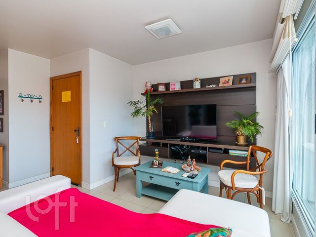 Apartamento com 80m², 3 dormitórios, 1 suíte, 2 vagas, Santana em Porto Alegre